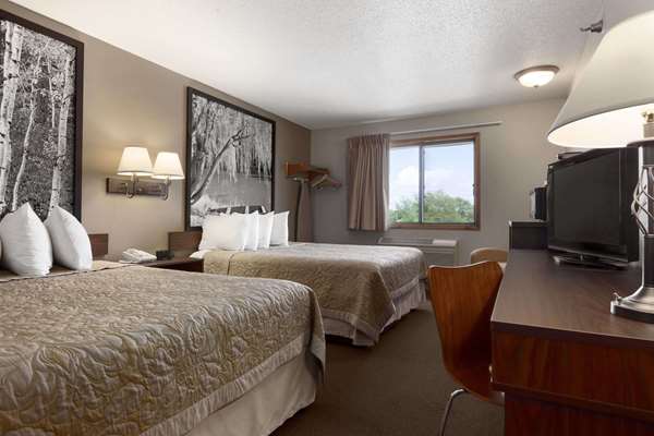  - Super 8 Hotel 41st Street Sioux Falls - I-29, Exit 77