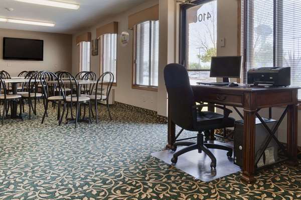 Conference Area - Super 8 Hotel 41st Street Sioux Falls - I-29, Exit 77