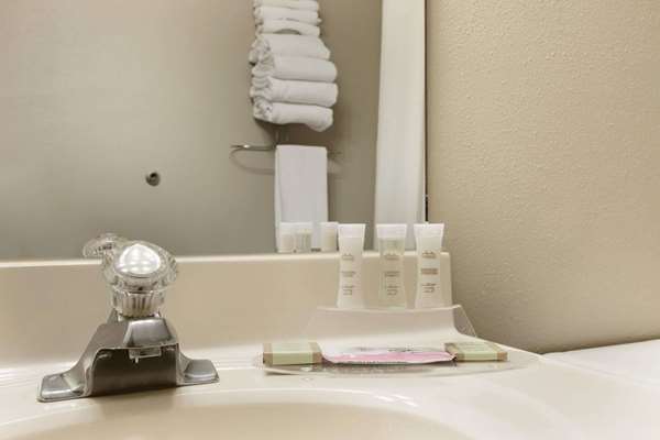  - Super 8 Hotel 41st Street Sioux Falls - I-29, Exit 77