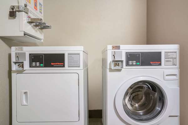 Amenities - Super 8 Hotel Minneapolis Airport Bloomington