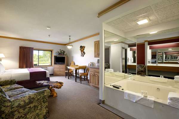 Suite - Super 8 Hotel Eveleth