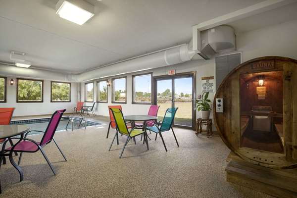 Pool - Super 8 Hotel Eveleth