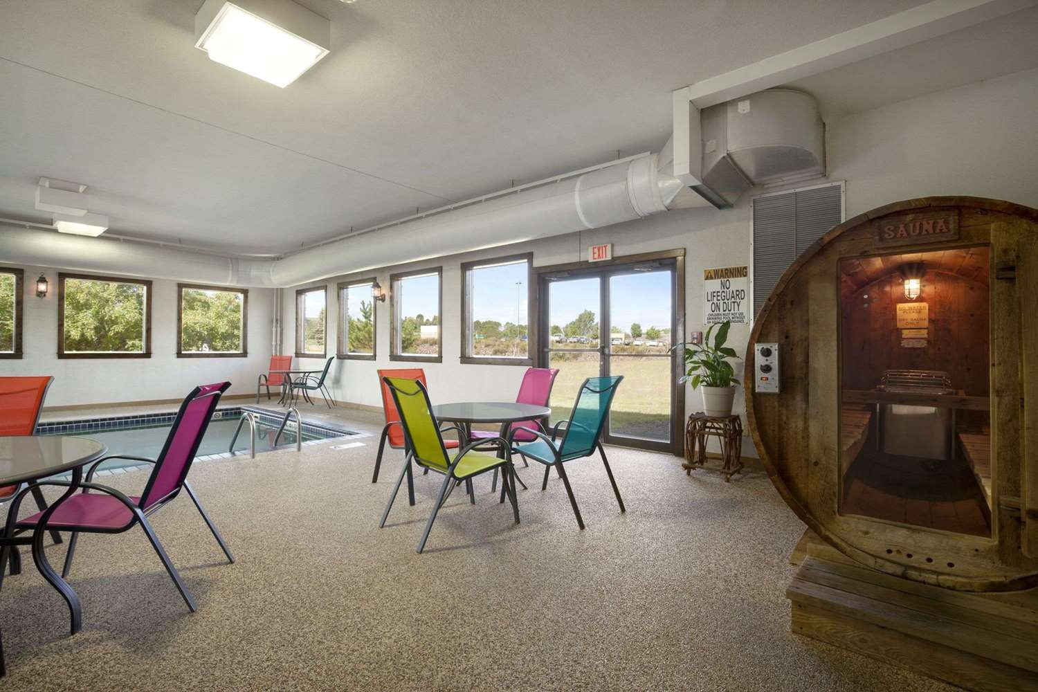 Super 8 Hotel Eveleth, MN See Discounts