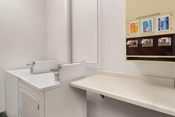 Amenities - Super 8 Hotel Eveleth