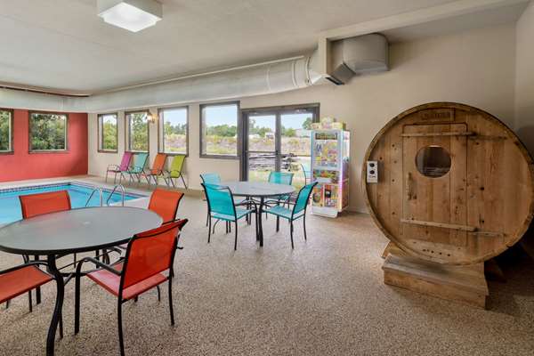 Pool - Super 8 Hotel Eveleth