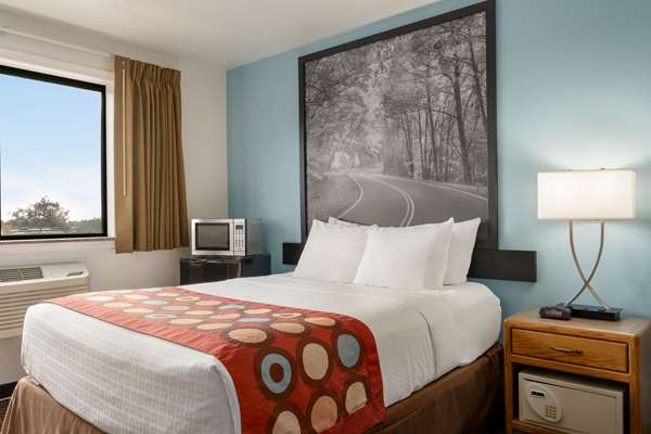  - Super 8 Hotel Eveleth