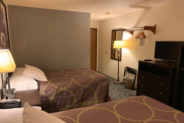  - Super 8 Motel Shakopee