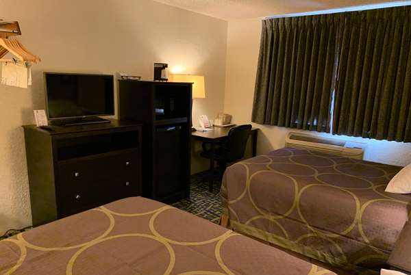  - Super 8 Motel Shakopee