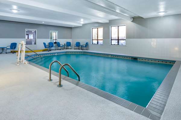 Pool - Baymont Inn & Suites Mayo Clinic Rochester