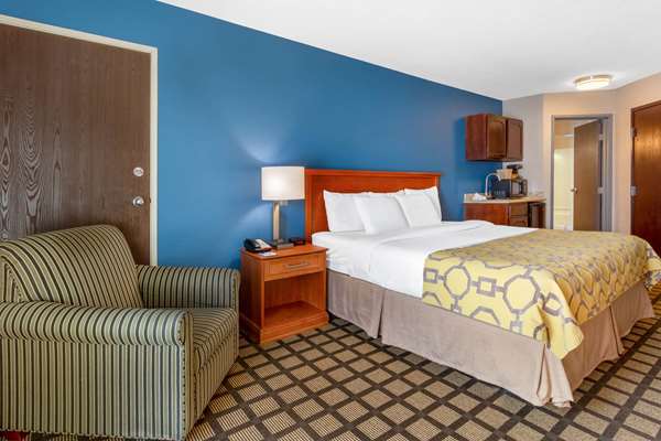 Suite - Baymont Inn & Suites Mayo Clinic Rochester