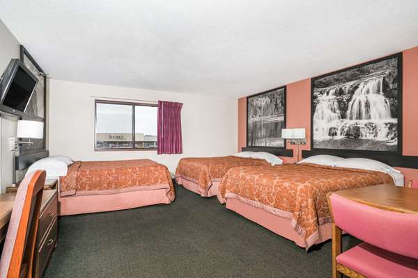 Suite - Super 8 Hotel Perham