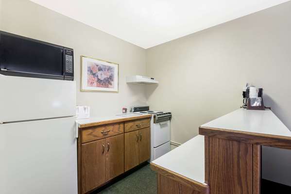 Suite - Super 8 Hotel Perham