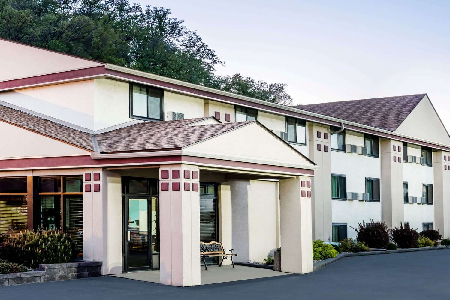 Super 8 Hotel Mankato, MN See Discounts