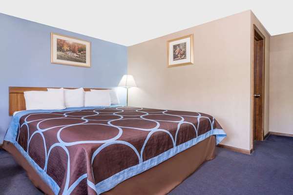  - Super 8 Hotel Mankato