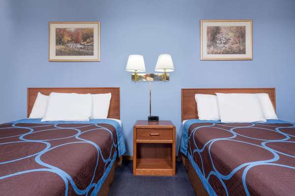  - Super 8 Hotel Mankato