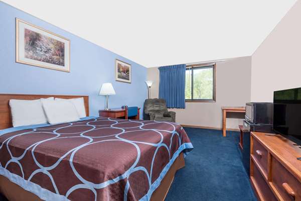  - Super 8 Hotel Mankato