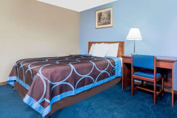  - Super 8 Hotel Mankato