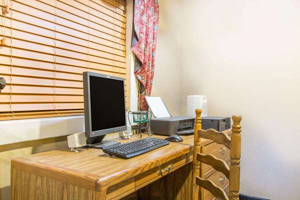 Conference Area - Super 8 Hotel Blue Earth