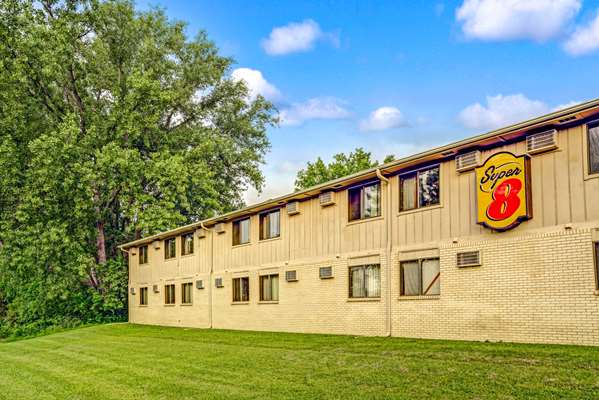 Exterior view - Super 8 Hotel Chaska