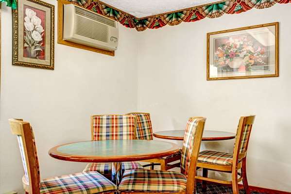  - Super 8 Hotel Chaska