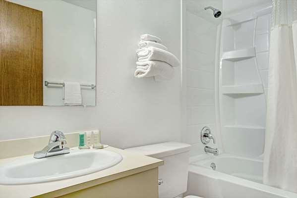  - Super 8 Hotel Chaska