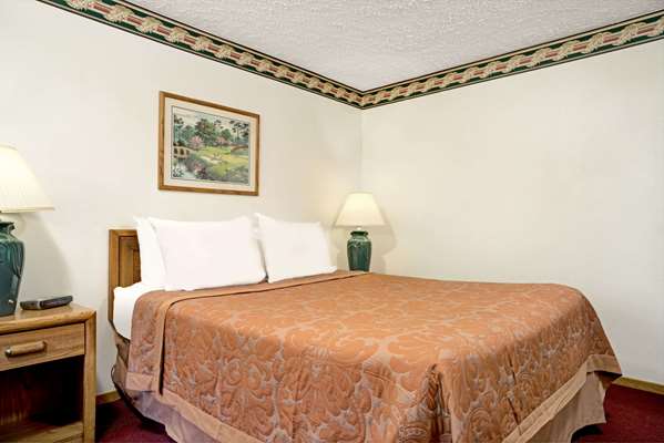  - Super 8 Hotel Chaska