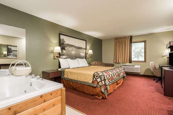 Suite - Super 8 Hotel Red Wing