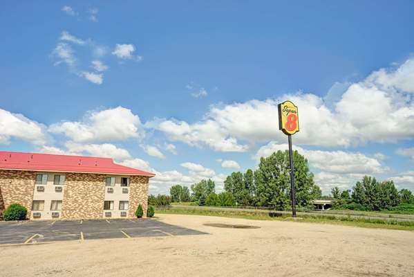 Exterior view - Super 8 Hotel Melrose