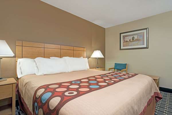  - Super 8 Hotel Melrose