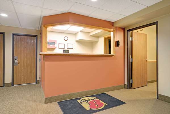  - Super 8 Hotel Melrose