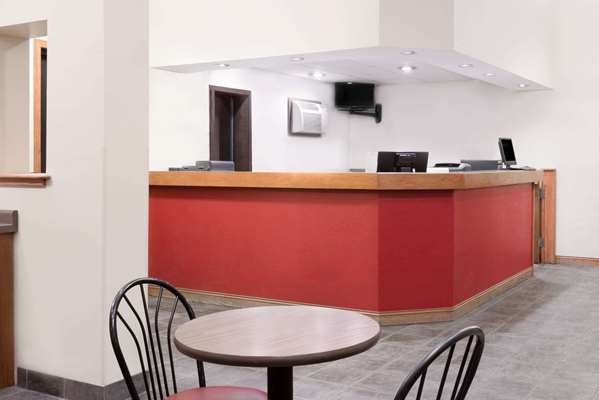  - Super 8 Motel Winona