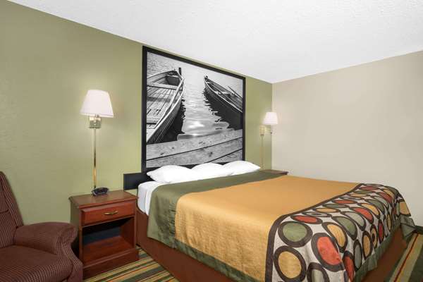 - Super 8 Motel Winona