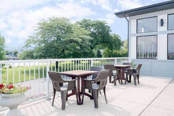  - Super 8 Motel Winona