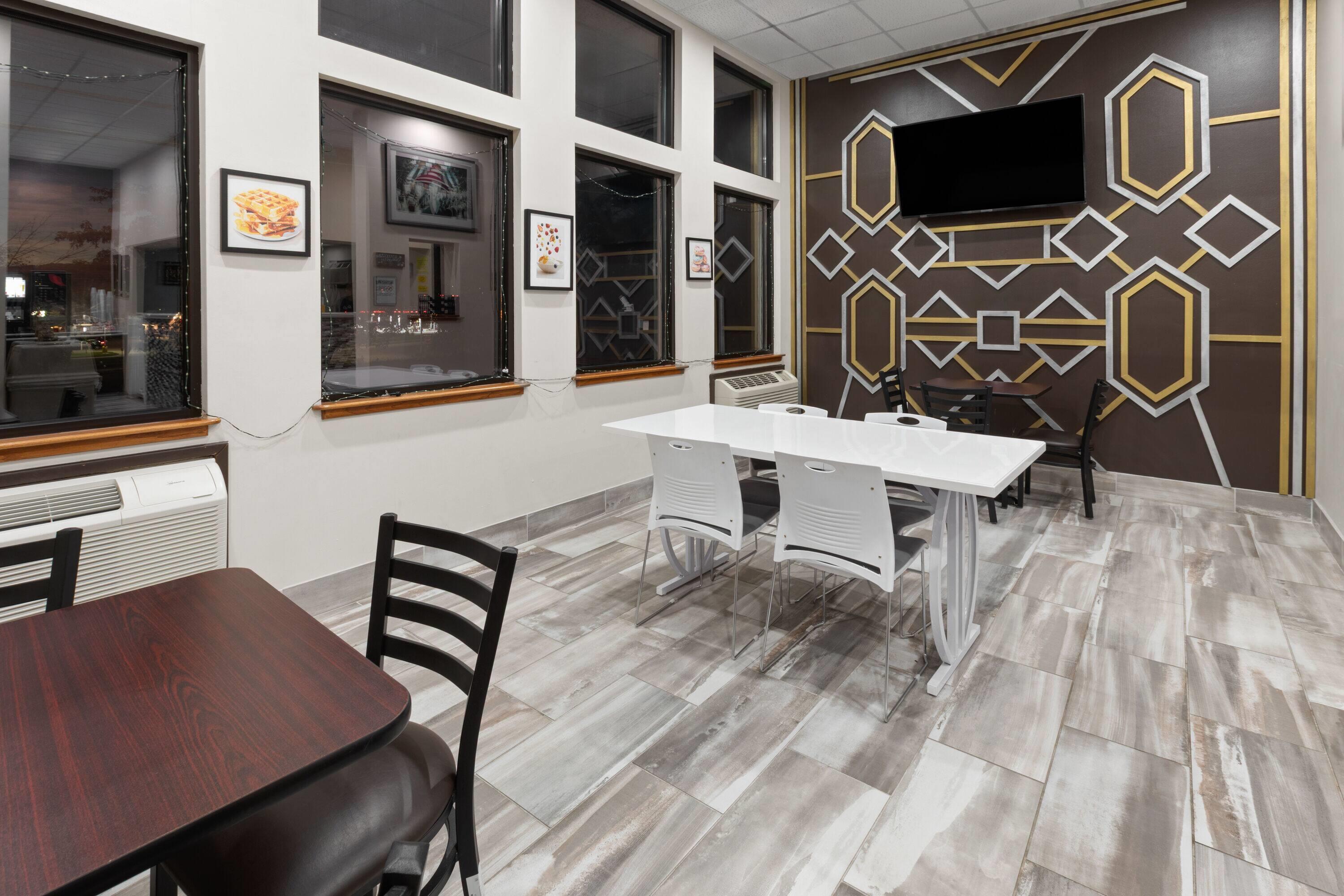 Lobby | Super 8 by Wyndham Winona MN