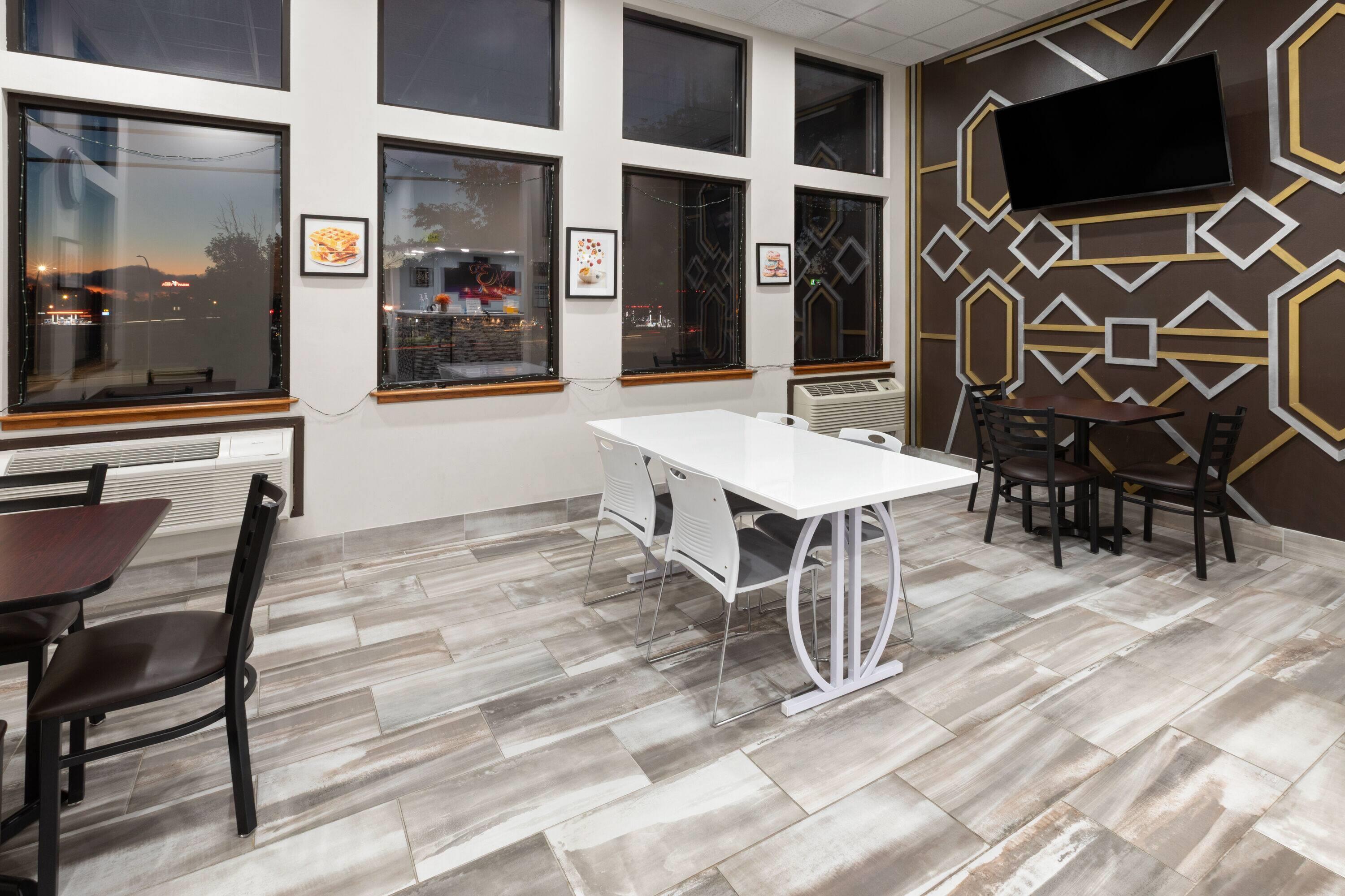 Lobby | Super 8 by Wyndham Winona MN