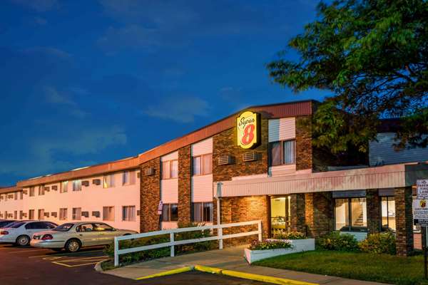 Exterior view - Super 8 Hotel Brooklyn Center - I-94 & I-694, Exit 34