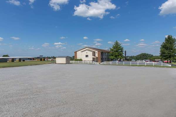  - Super 8 Hotel Danville