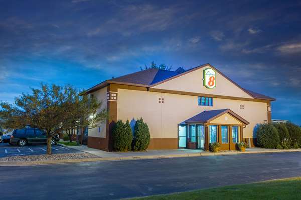 Exterior view - Super 8 Motel Fairmont - I-90, Exit 102