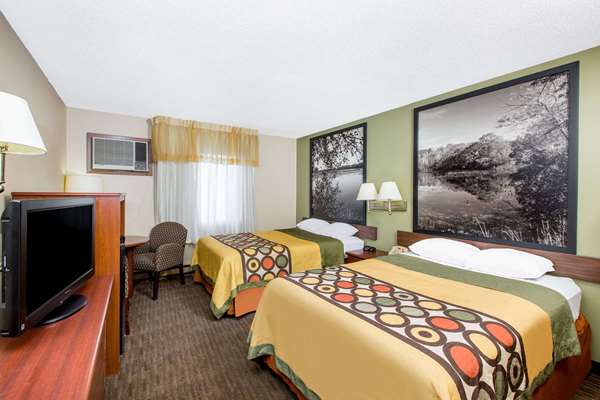  - Super 8 Motel Fairmont - I-90, Exit 102