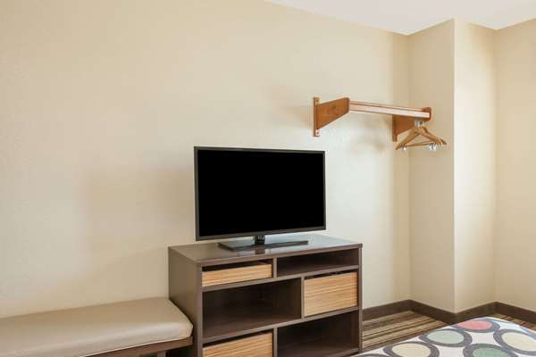  - Super 8 Motel Latham - I-87, Exit 6