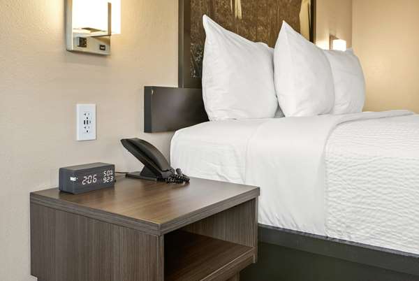  - Super 8 Hotel Charlottesville