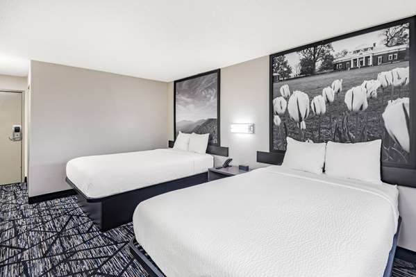  - Super 8 Hotel Charlottesville