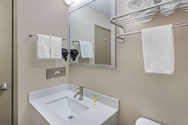  - Super 8 Hotel Charlottesville