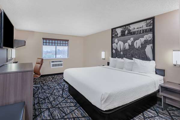  - Super 8 Hotel Charlottesville