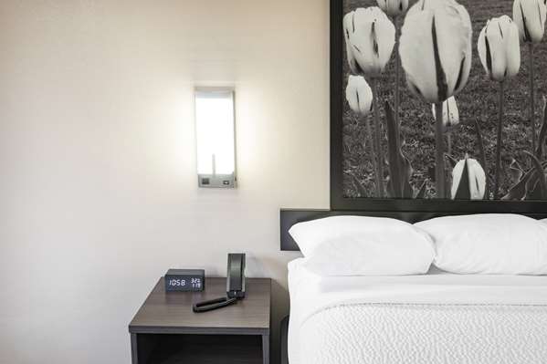  - Super 8 Hotel Charlottesville