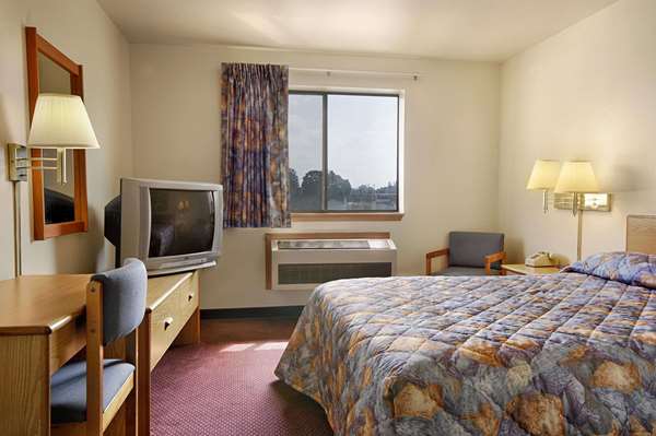  - Super 8 Hotel York