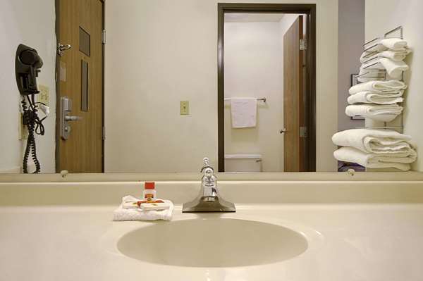  - Super 8 Hotel York