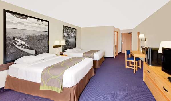  - Super 8 Hotel St James