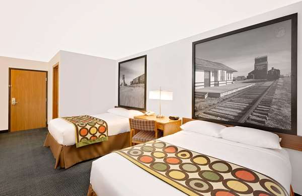  - Super 8 Hotel St James