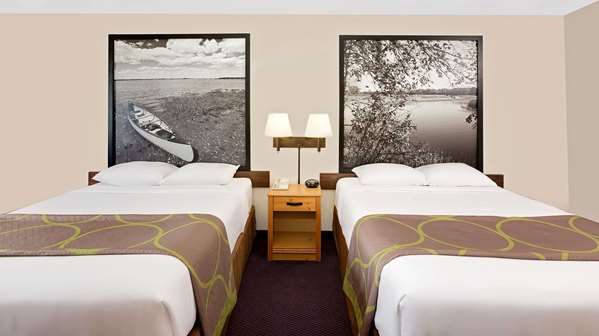  - Super 8 Hotel St James